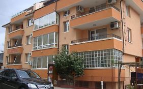 Guest House Lazur